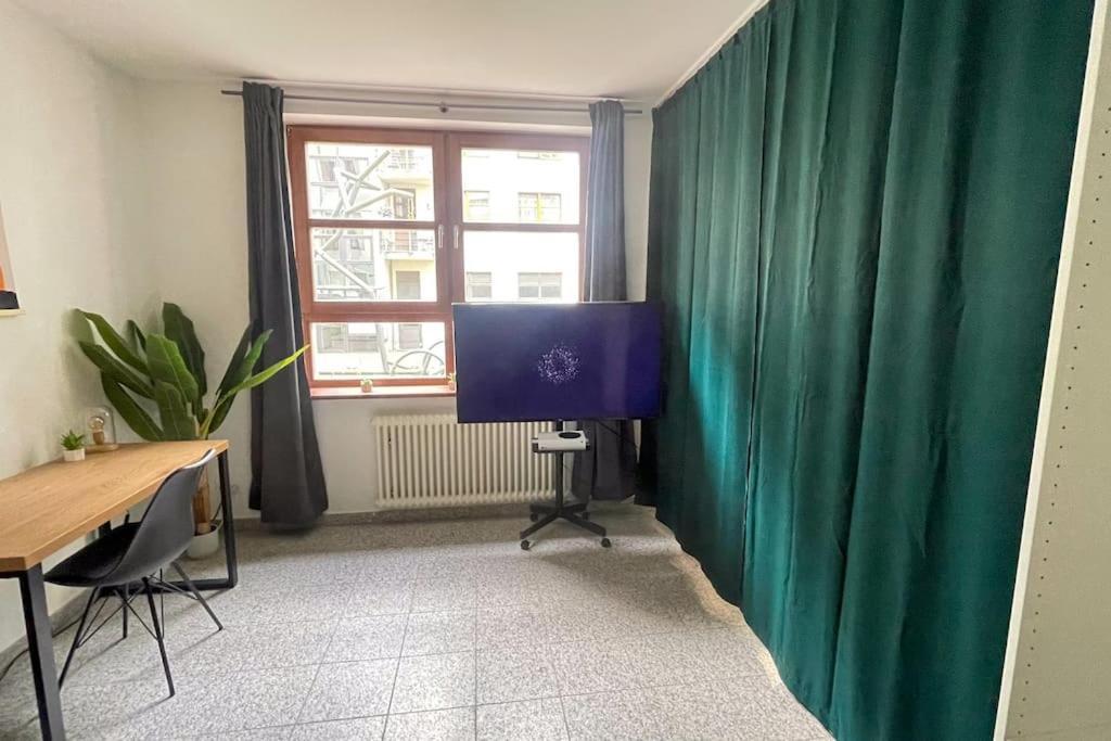 Modern L Netflix L Fast Wifi L Xbox Apartamento Berlín